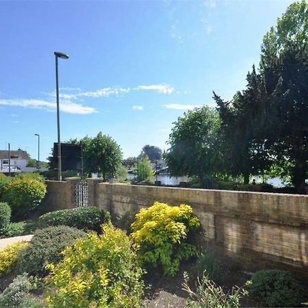 Thames View Apartments Staines-upon-Thames Exterior foto